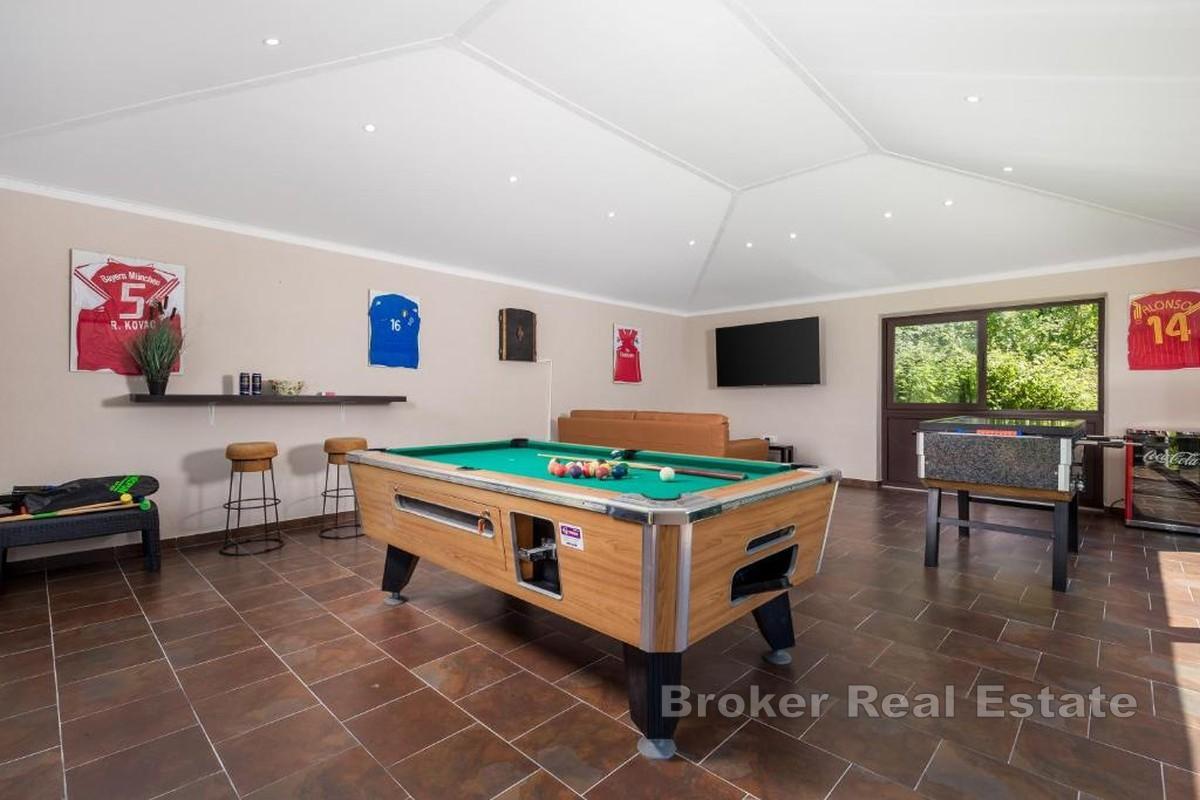 Autentična istarska kamena kuća s bazenom i prostranom okućnicom