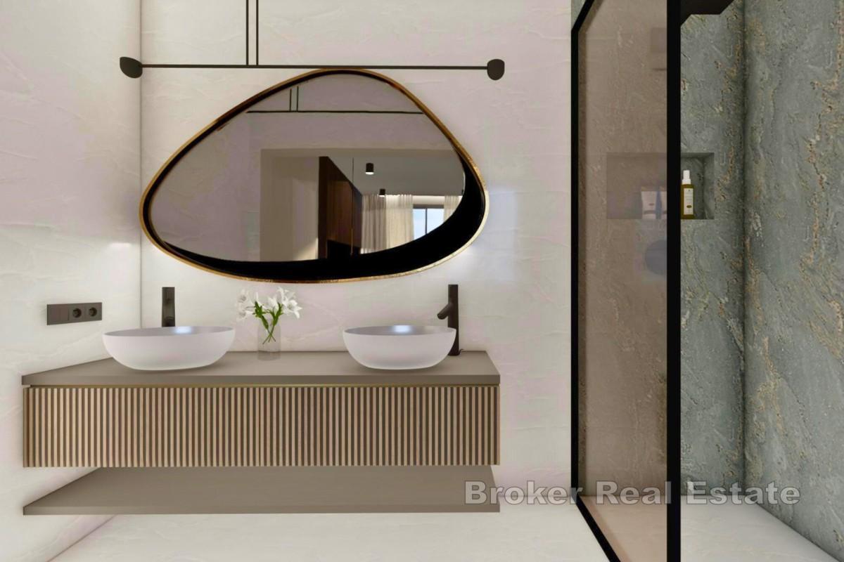 Luxusvilla mit Pool und Dachterrasse mit Meerblick