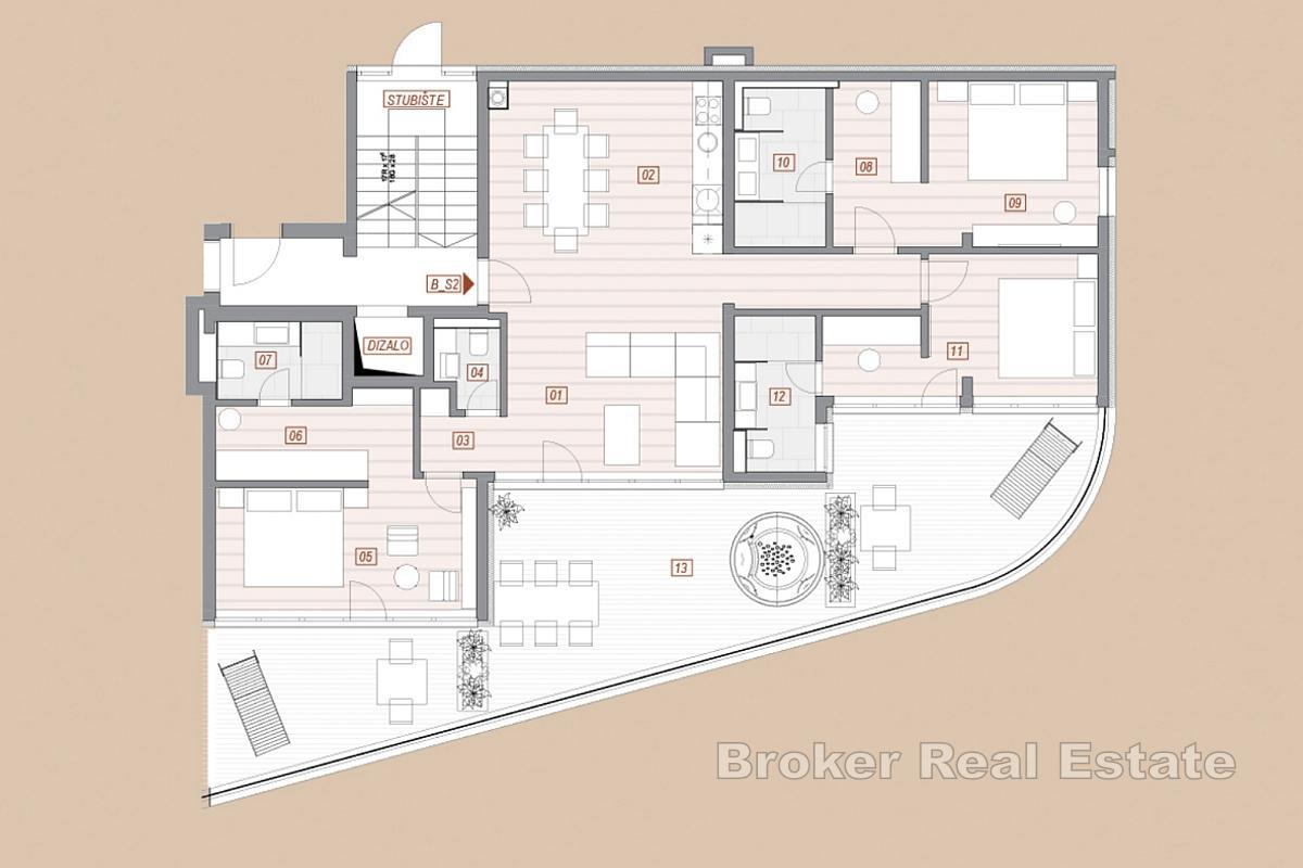 Appartement exclusif de trois chambres au deuxième étage avec jacuzzi et terrasse