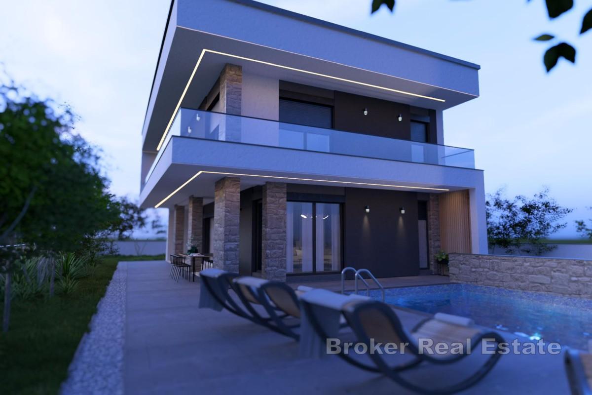 Moderní vila s výhledem na moře a prostornou terasou