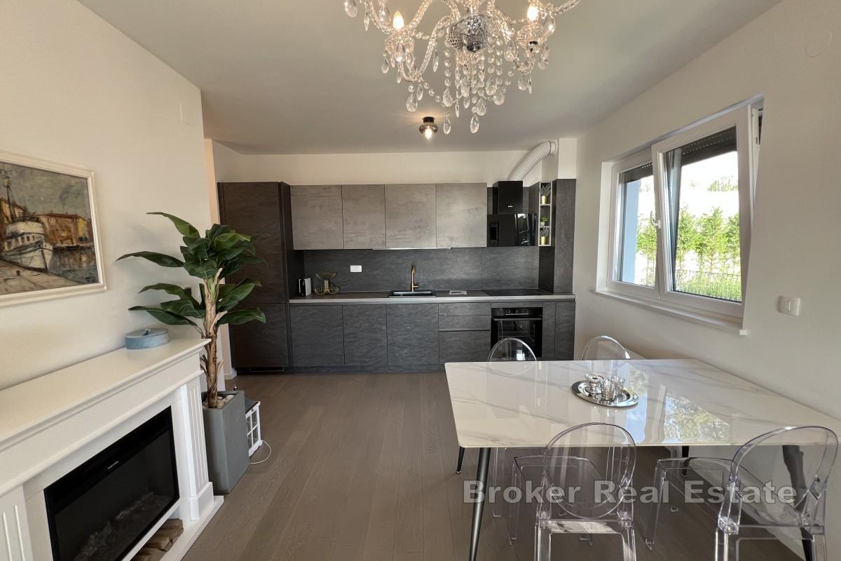 Luksusowy apartament z panoramicznym widokiem na morze i tarasem