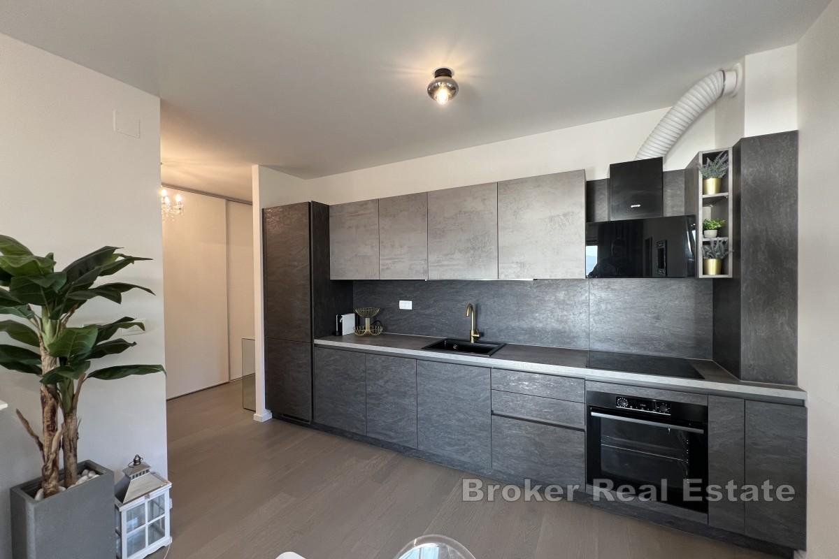 Luksusowy apartament z panoramicznym widokiem na morze i tarasem