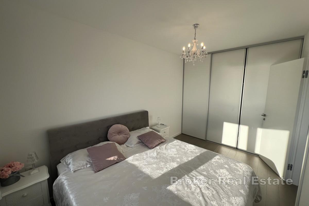 Luksusowy apartament z panoramicznym widokiem na morze i tarasem