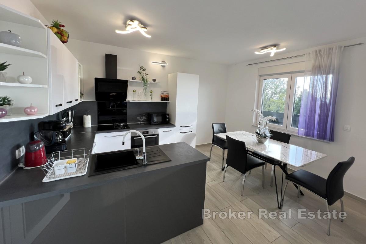 Moderno appartamento con vista mare