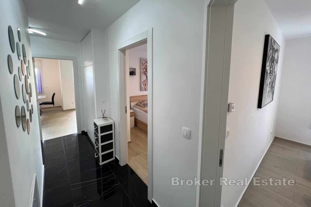 Moderno appartamento con vista mare