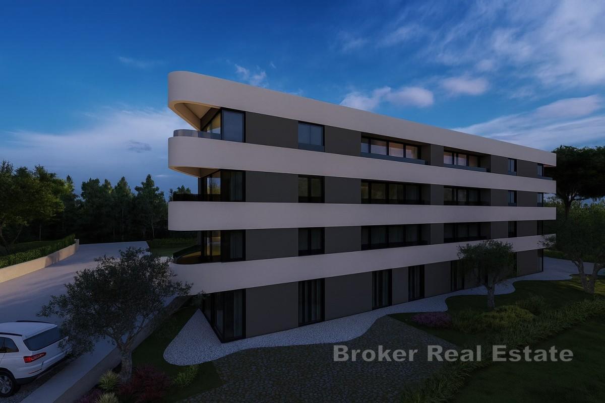 Rymlig modern lägenhet med terrass och havsutsikt i nybyggnation