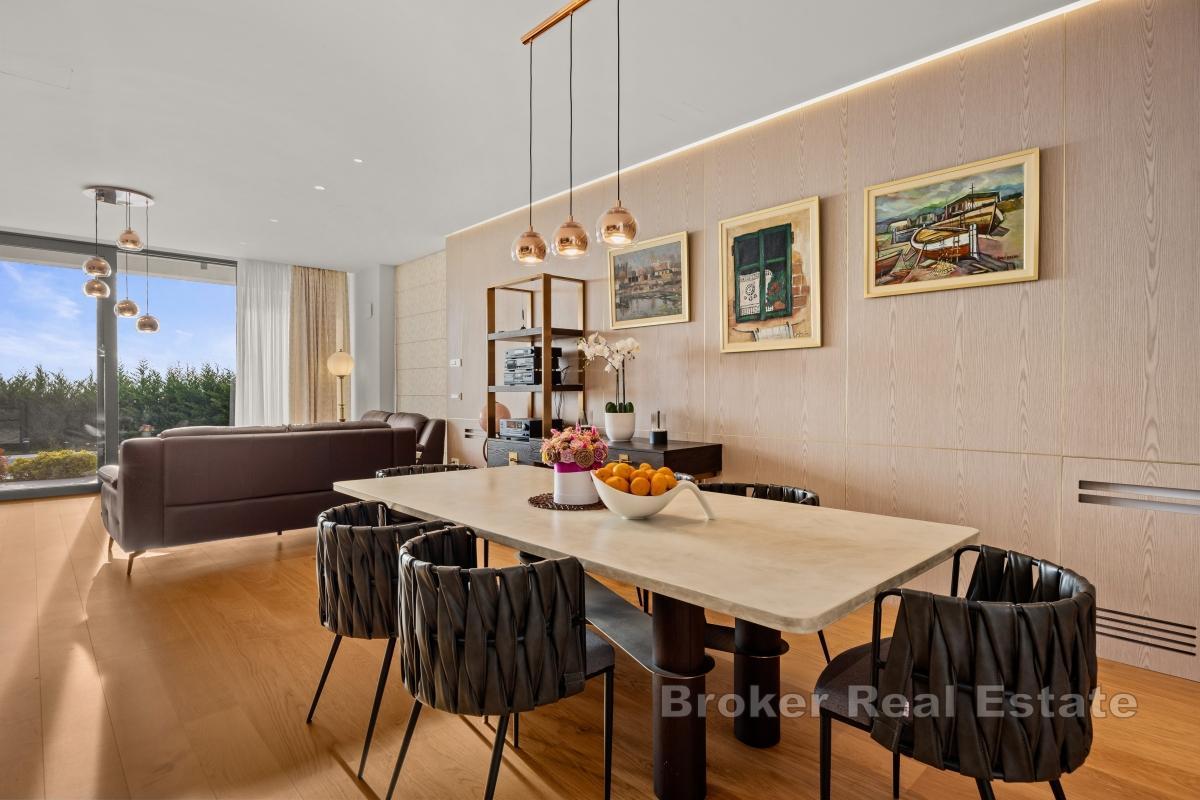 Эксклюзивная современная вилла с видом на море и частным оздоровительным оазисом