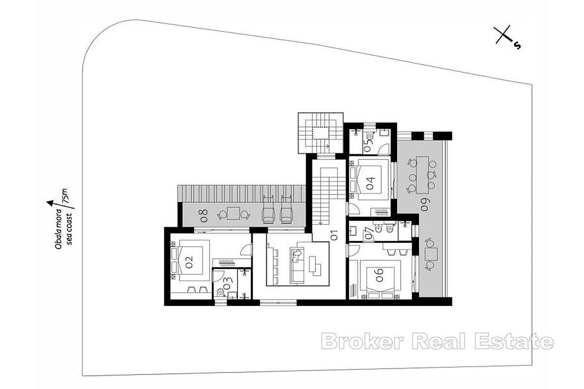 Luksuriøs moderne villa nær sjøen, med svømmebasseng og takterrasse