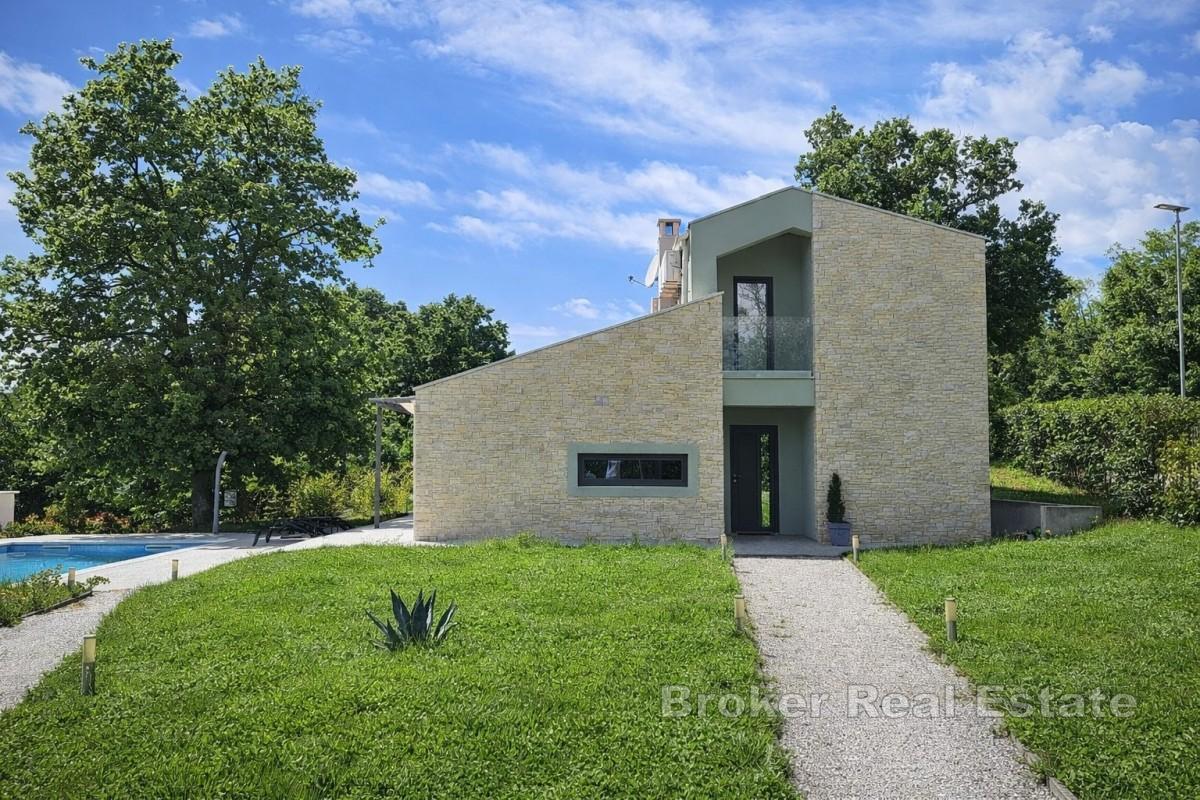 Villa esclusiva con piscina privata e giardino recintato