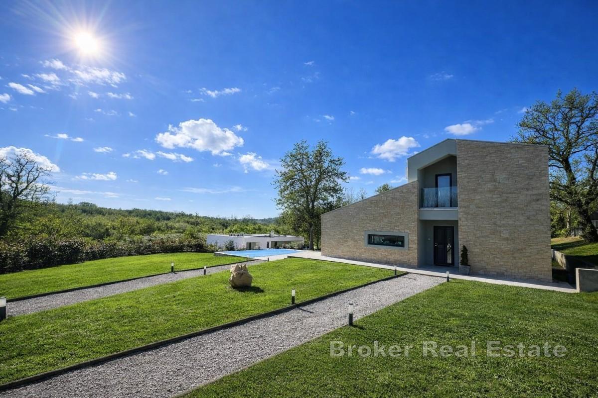 Villa esclusiva con piscina privata e giardino recintato