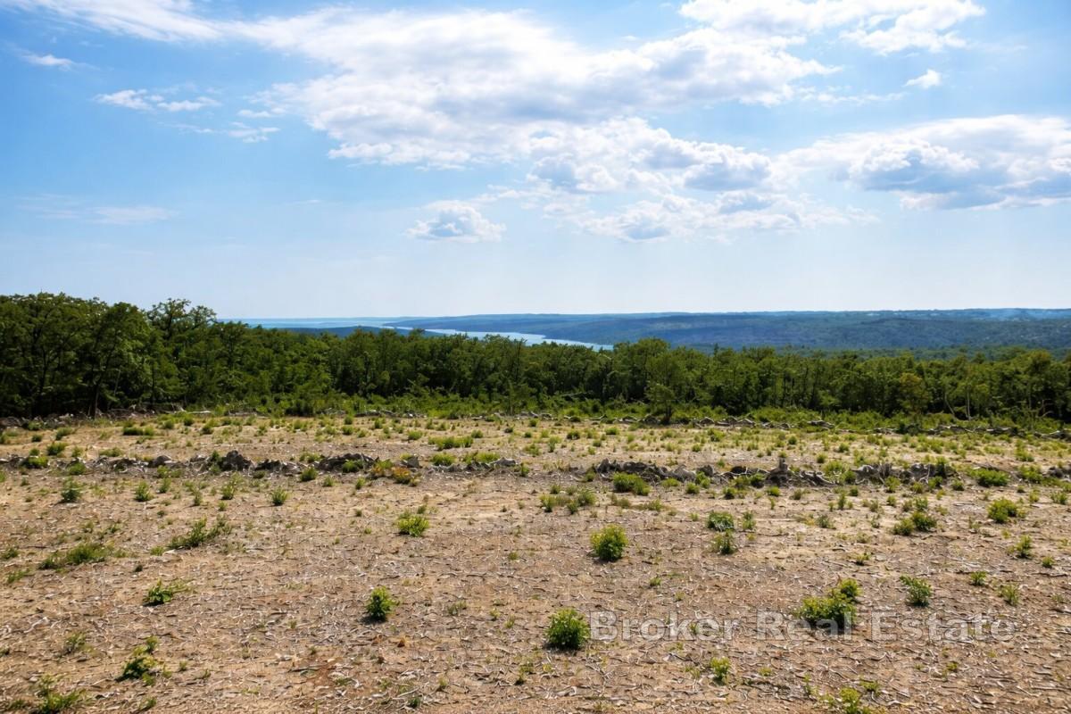 Stavební pozemek s výhledem na moře