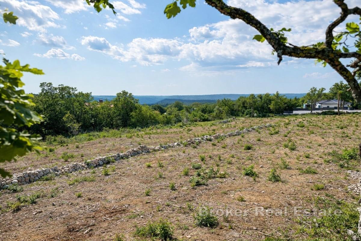 Stavební pozemek s výhledem na moře