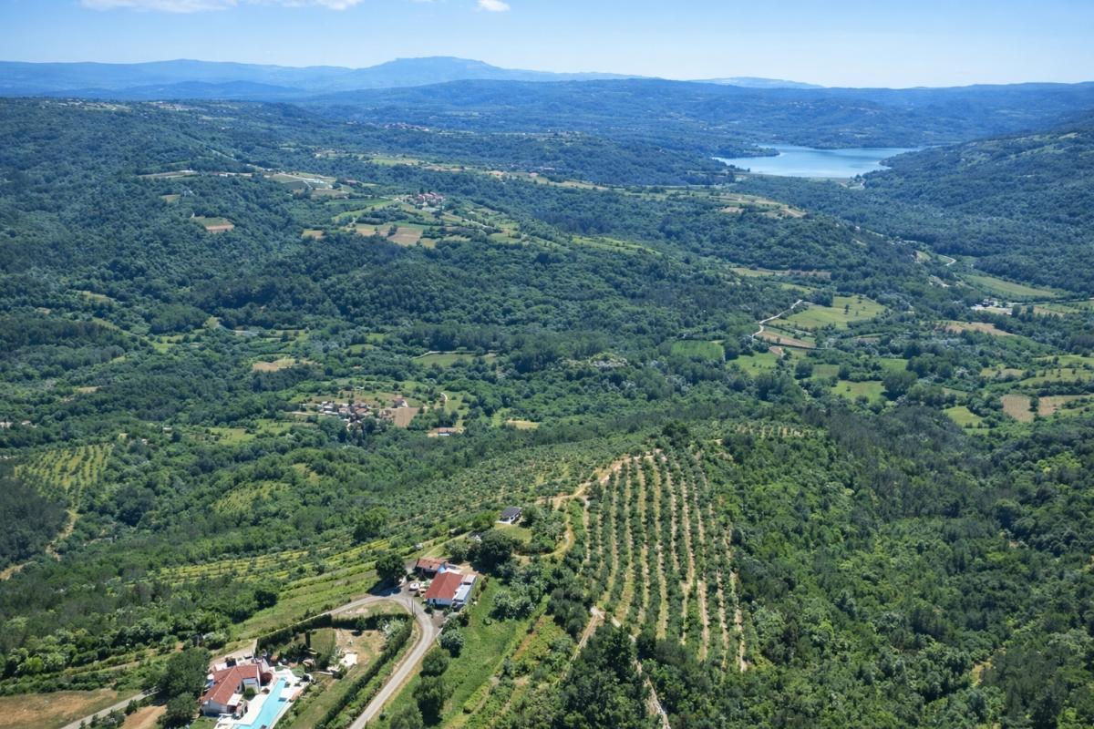 001-2053-42-Motovun-Unique-property-with-panoramic-view-for-sale