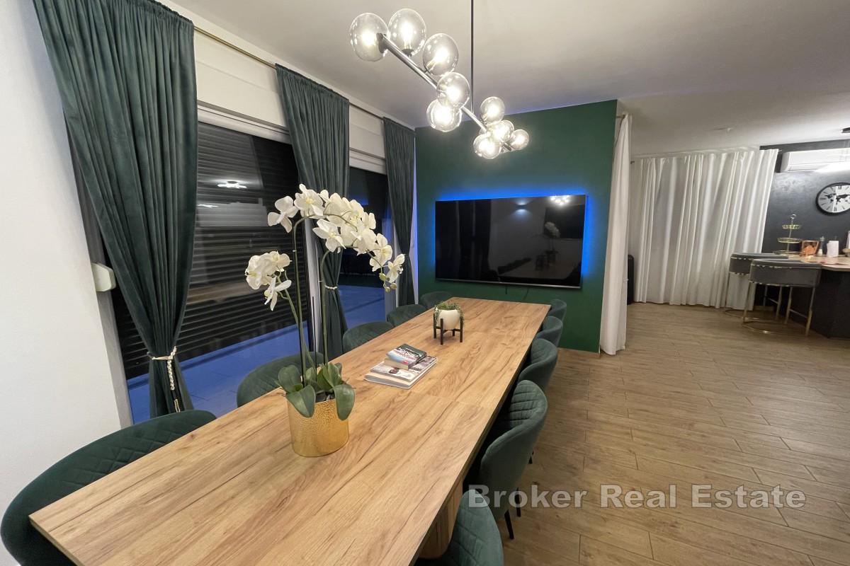 Modern villa med pool