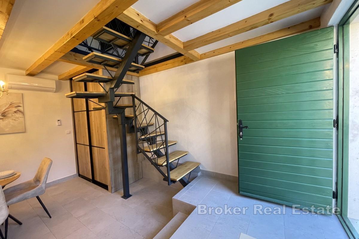 Dreistöckiges, frisch renoviertes Steinhaus