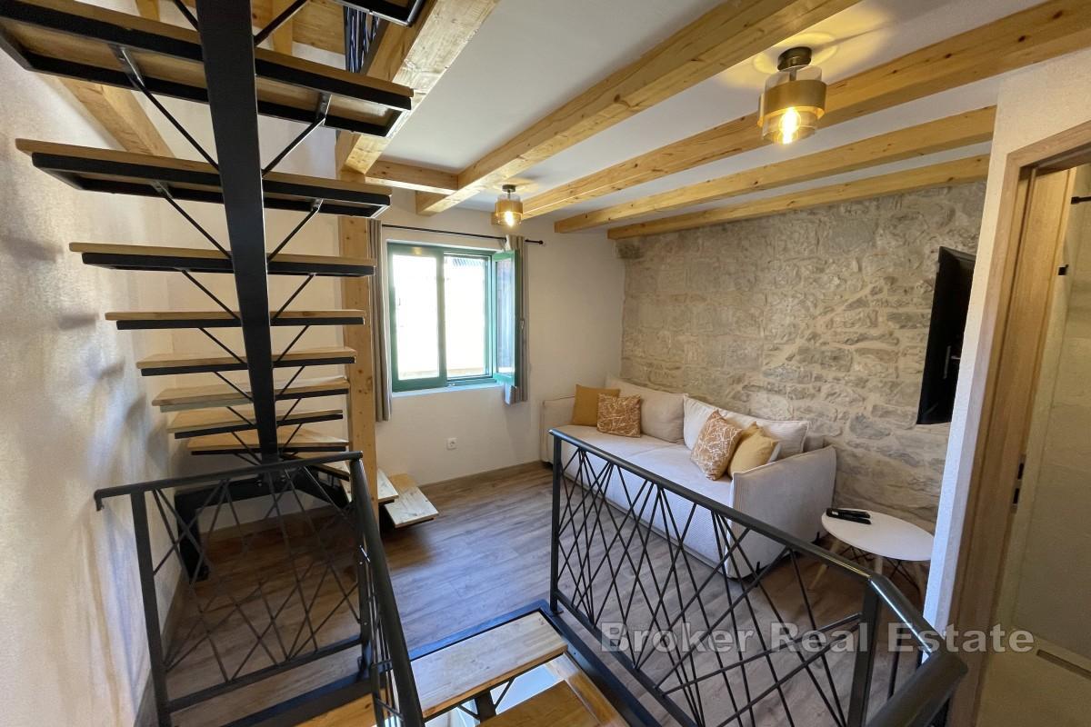 Dreistöckiges, frisch renoviertes Steinhaus