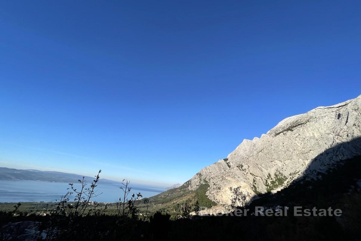 Građevinsko zemljište s pogledom na more podno Biokova