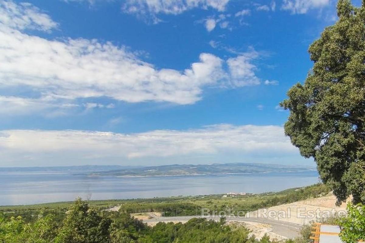 Kuća za renovaciju s otvorenim pogledom na more uz Park prirode Biokovo