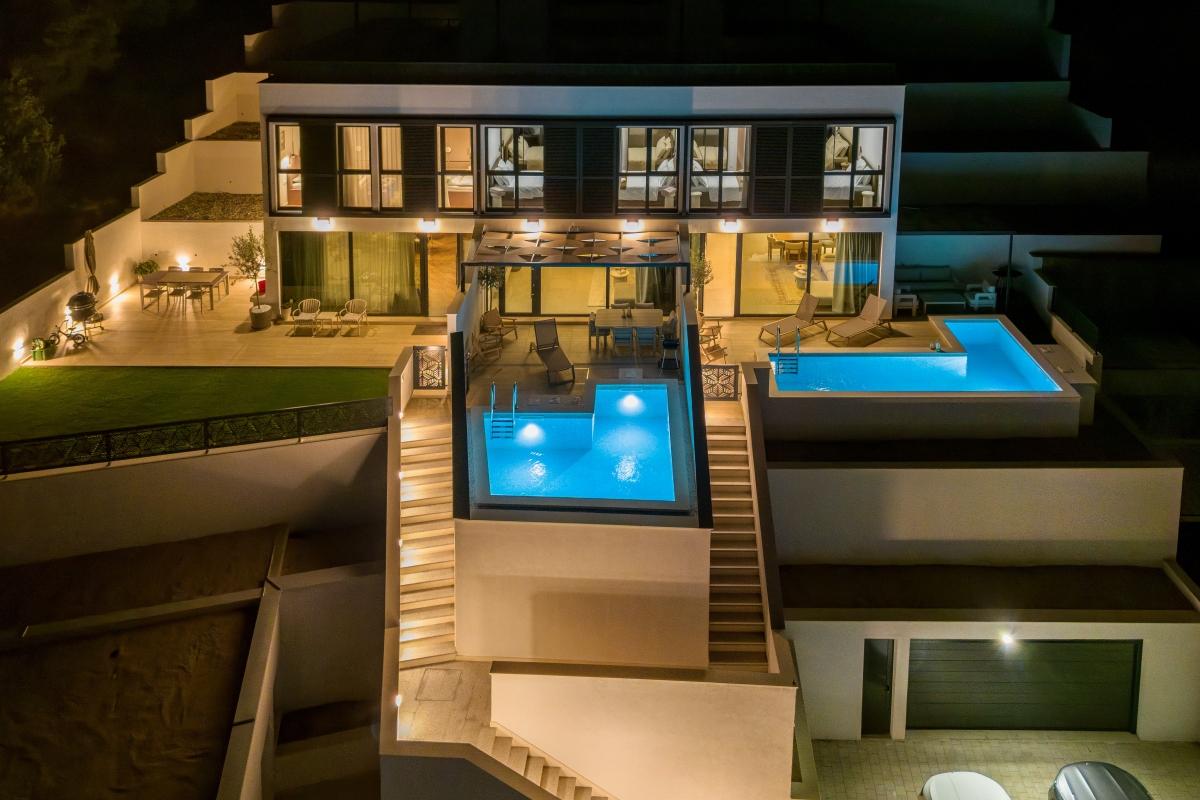 001-2056-16-Split-Area-Luxury-apartment-in-a-villa-with-private-pool-for-sale