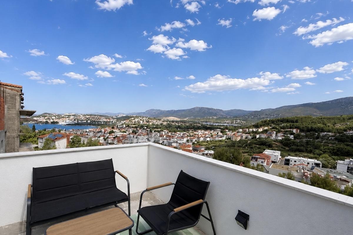 001-2056-24-Split-area-Detached-house-with-sea-view-for-sale