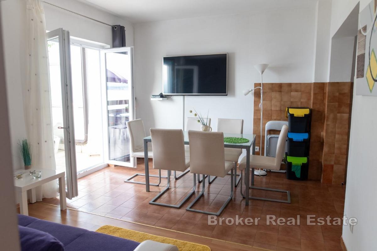 Apartament z dwiema sypialniami, pierwszy rząd do morza