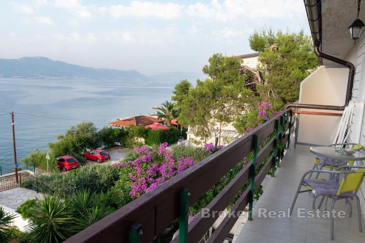 Leilighet med ett soverom i første rad mot sjøen