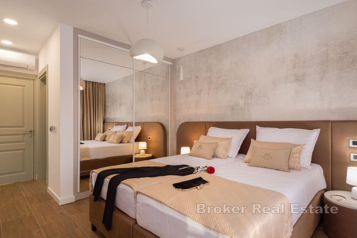 Frittstående luksusvilla med havutsikt og basseng