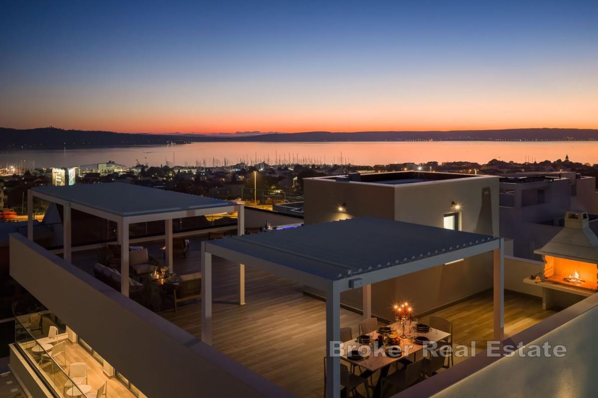 Samostatně stojící luxusní vila s výhledem na moře a bazénem