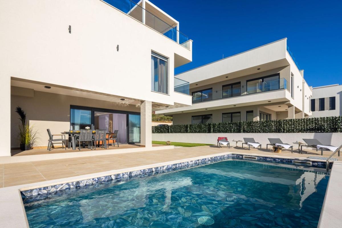 001-2057-16-Kastela-Luxury-villa-with-pool-and-a-sea-view-for-rent