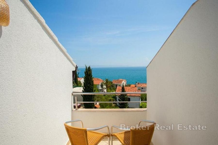 Immeuble d'appartements avec vue mer