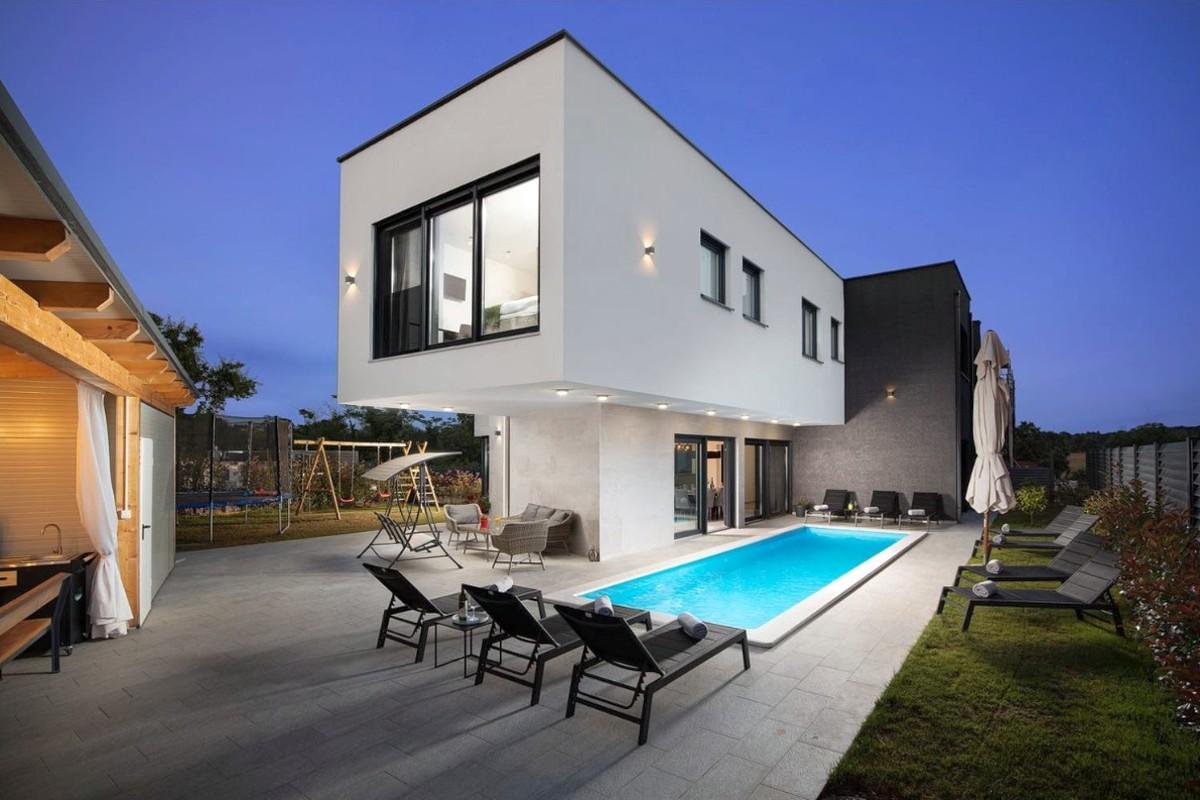 001-2057-21-medulin-luxury-new-build-villa-with-pool-for-sale