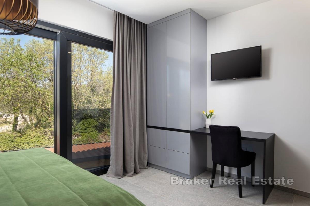 Villa di lusso di nuova costruzione con piscina