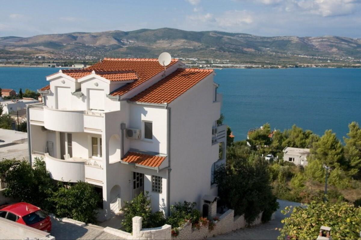 001-2057-23-Ciovo-apartment-house-with-sea-view-for-sale