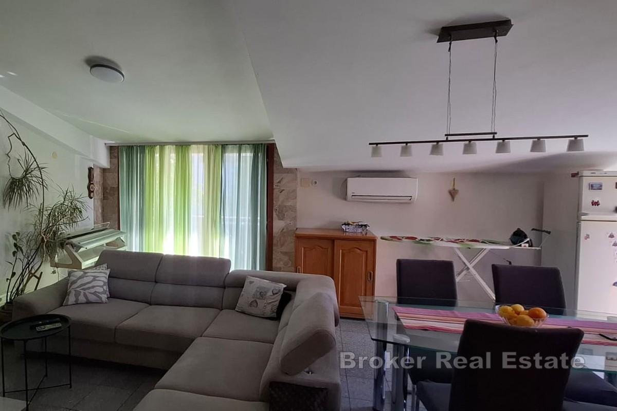 Apartmánový dům na výborném místě s výhledem na moře