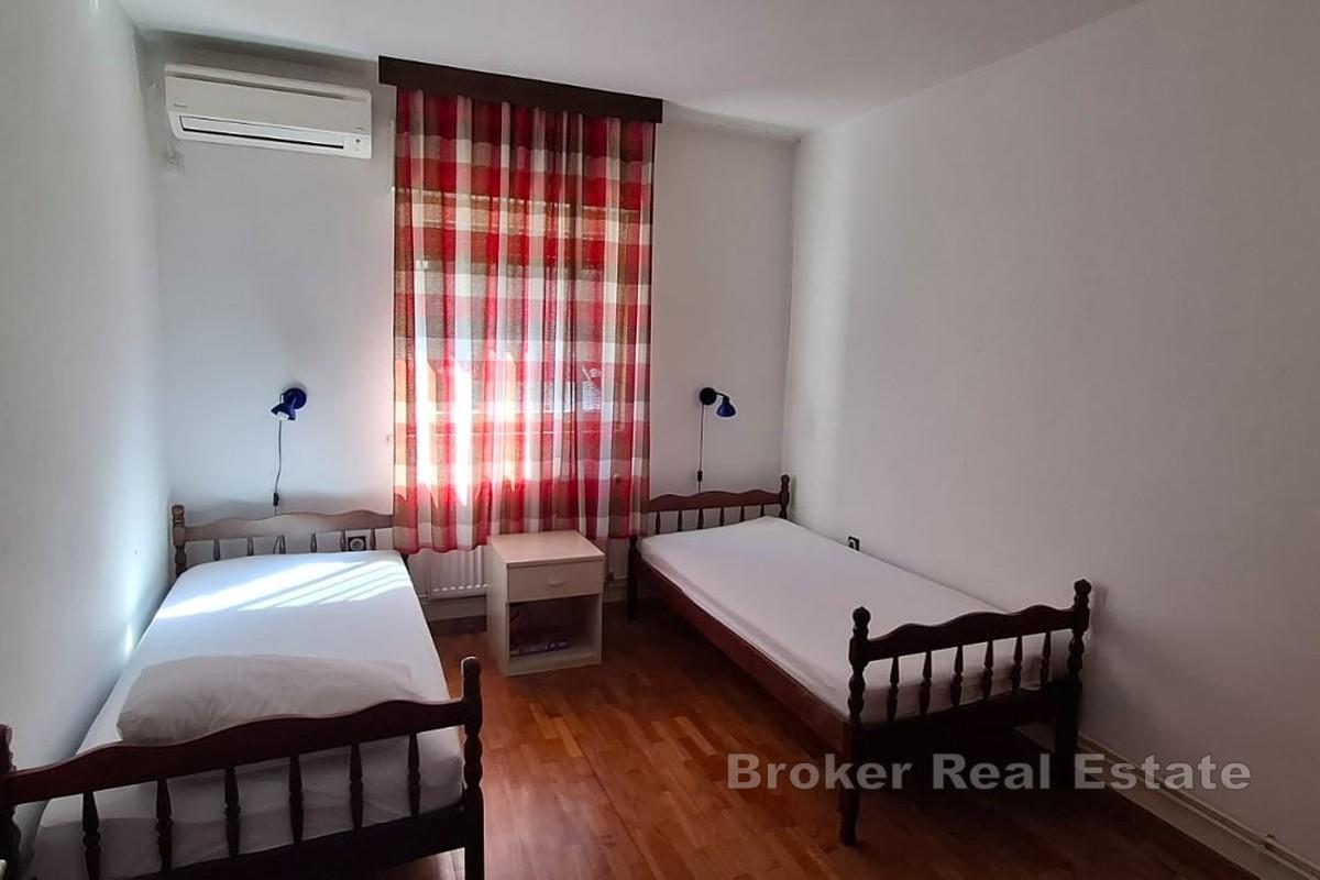 Appartement en emplacement privilégié avec vue sur mer