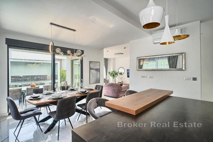 Luksusowa willa z podgrzewanym basenem i widokiem na morze