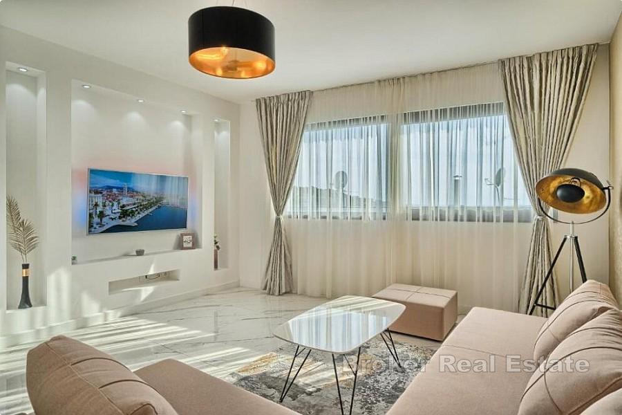 Villa di lusso con piscina riscaldata e vista mare