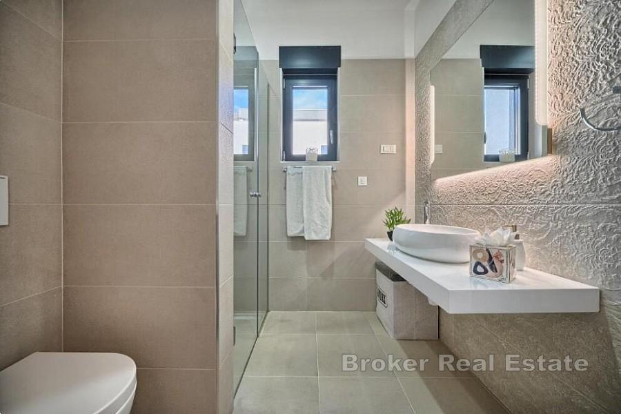 Villa di lusso con piscina riscaldata e vista mare