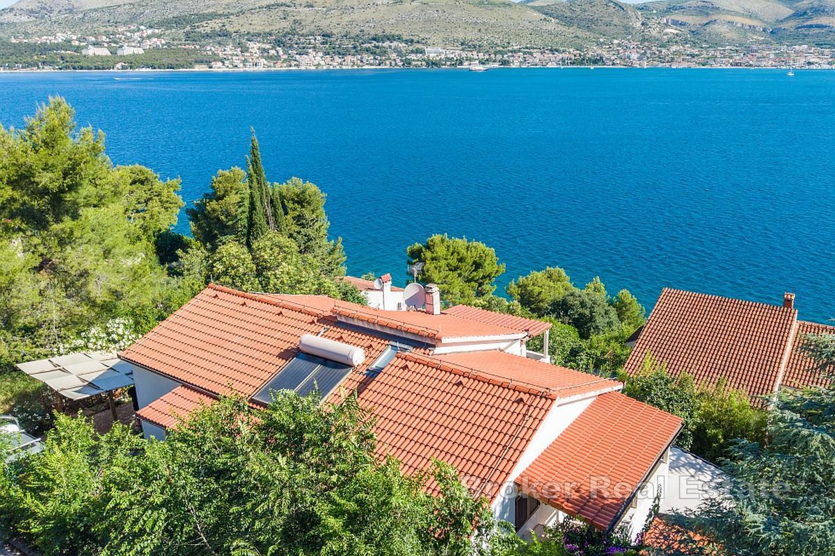 Kuća za odmor s vrtom i neometanim pogledom na more