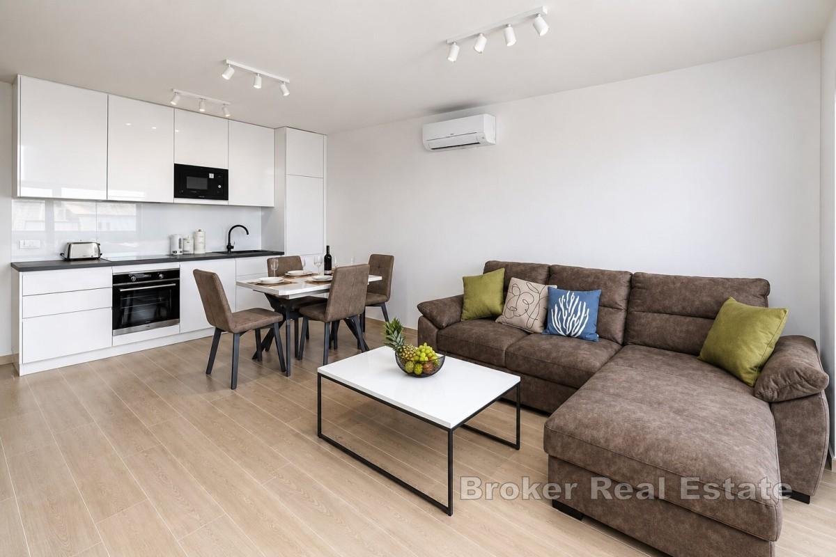 Moderní apartmán se dvěma ložnicemi a výhledem na moře