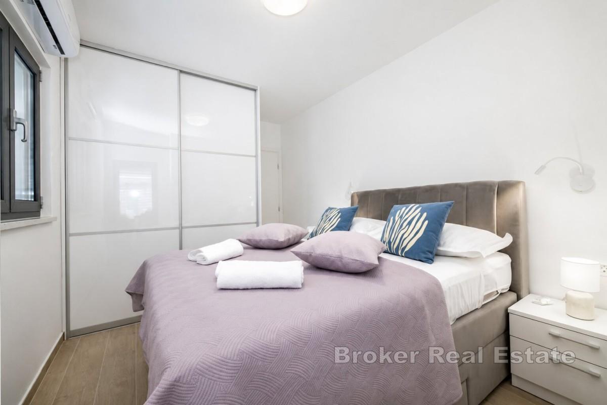 Moderní apartmán se dvěma ložnicemi a výhledem na moře
