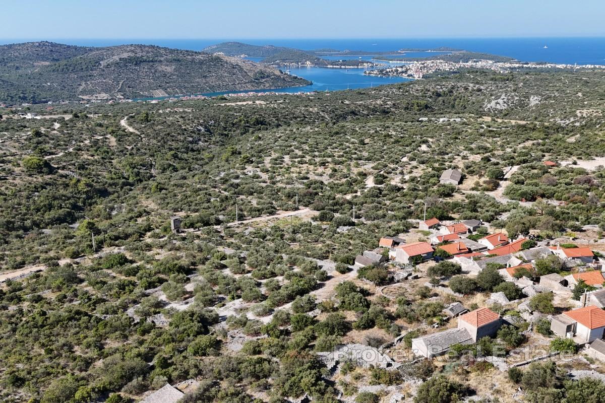 Terrain constructible avec vue panoramique sur la mer