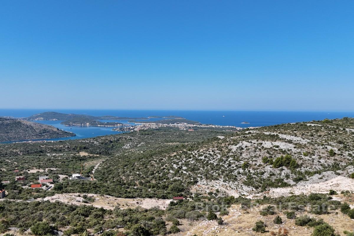 Stavební pozemek s panoramatickým výhledem na moře