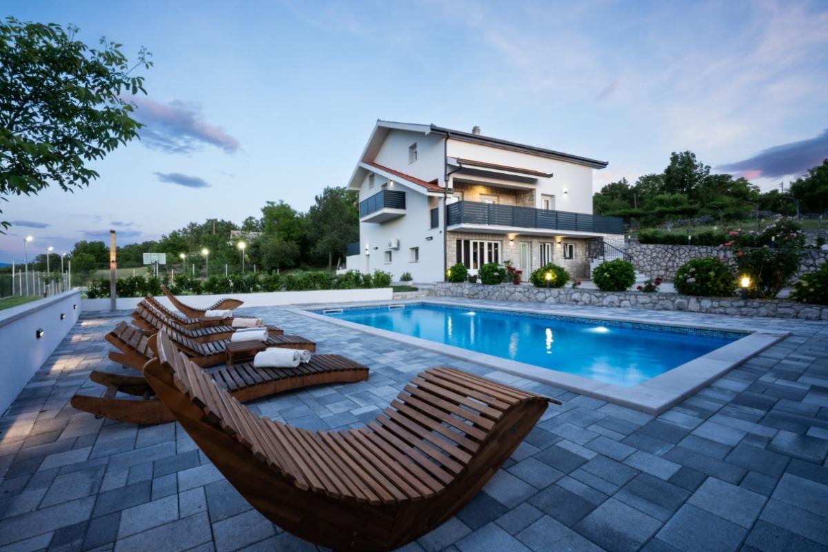 Modernes Landhaus mit privatem Pool