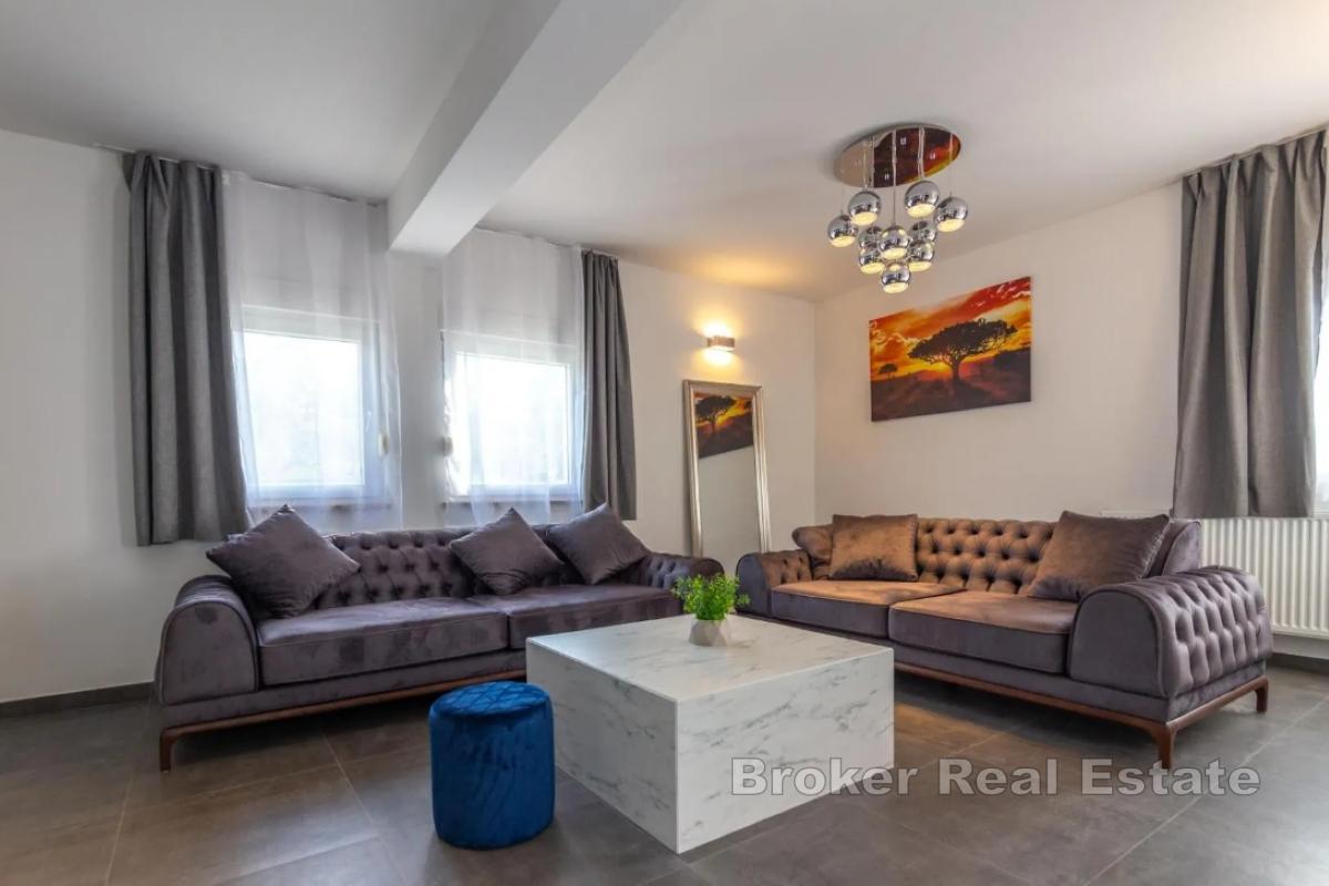 Modernes Landhaus mit privatem Pool