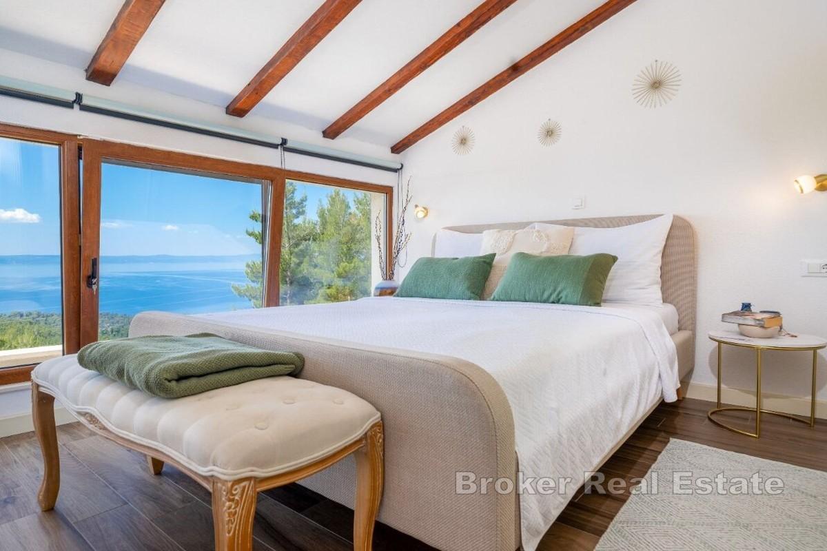 Villa avec vue imprenable sur la mer, piscine à débordement et oliveraie privée