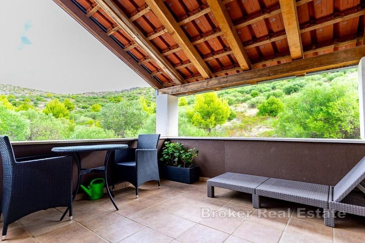 Charmantes dalmatinisches Haus mit unverbaubarem Meerblick