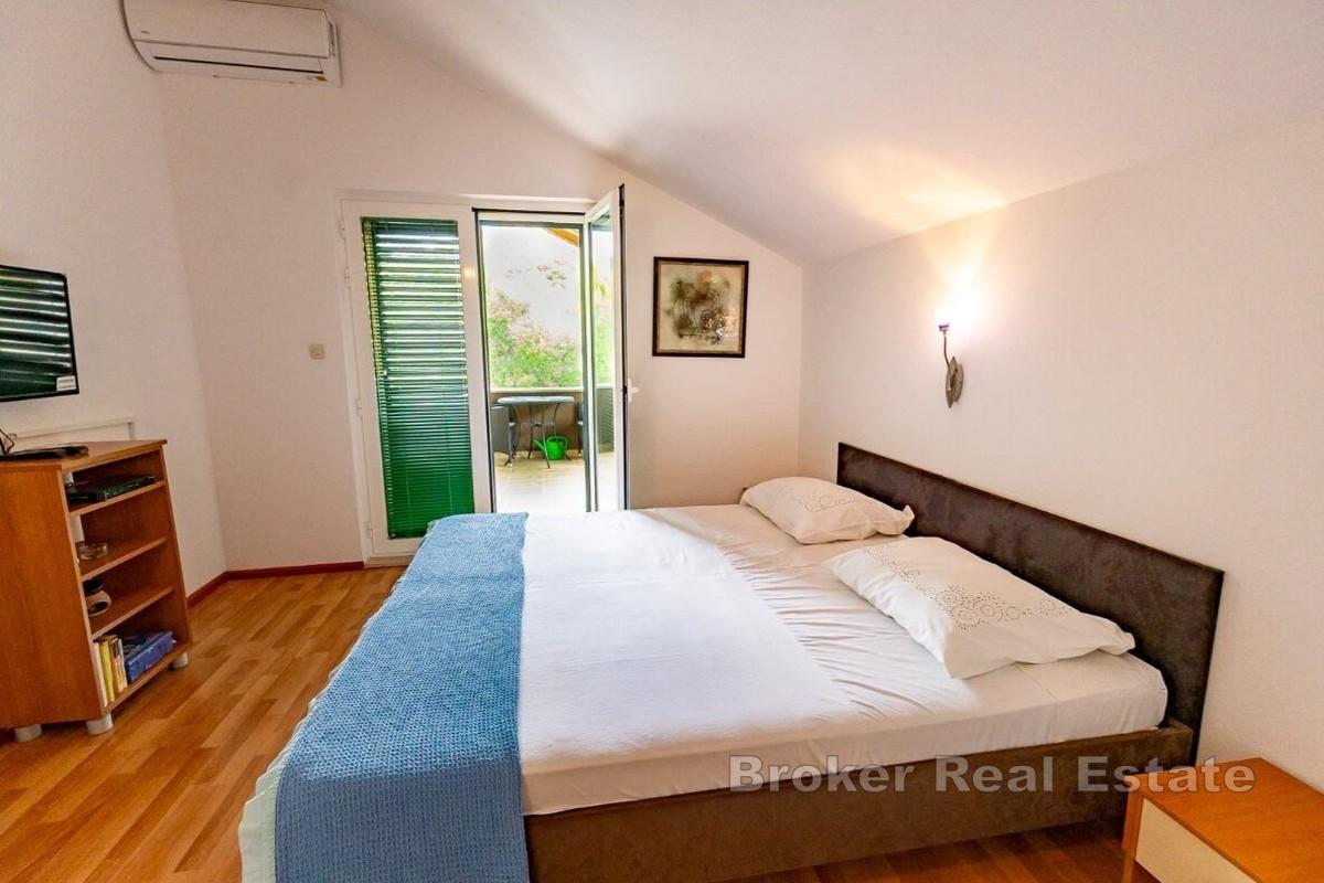 Charmantes dalmatinisches Haus mit unverbaubarem Meerblick