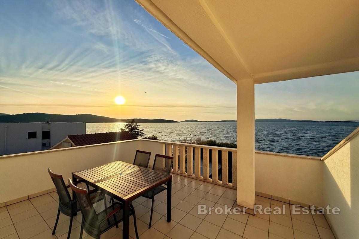 Villa i första raden vid havet