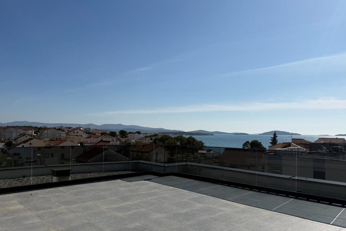 001-2058-04-Sibenik-spacious-two-storey-apartment-in-a-quiet-location-for-sale